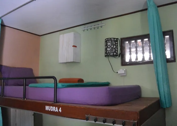 Gogo Backpackers House